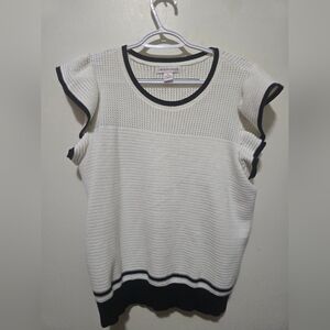 Carolyn Taylor White Knit Blouse with Navy Blue Accents